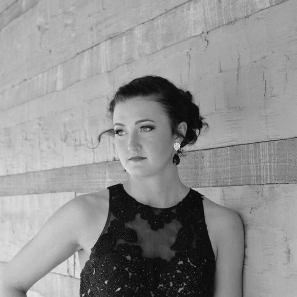 Meet your Posher, Hallie - Picture 1 of 1